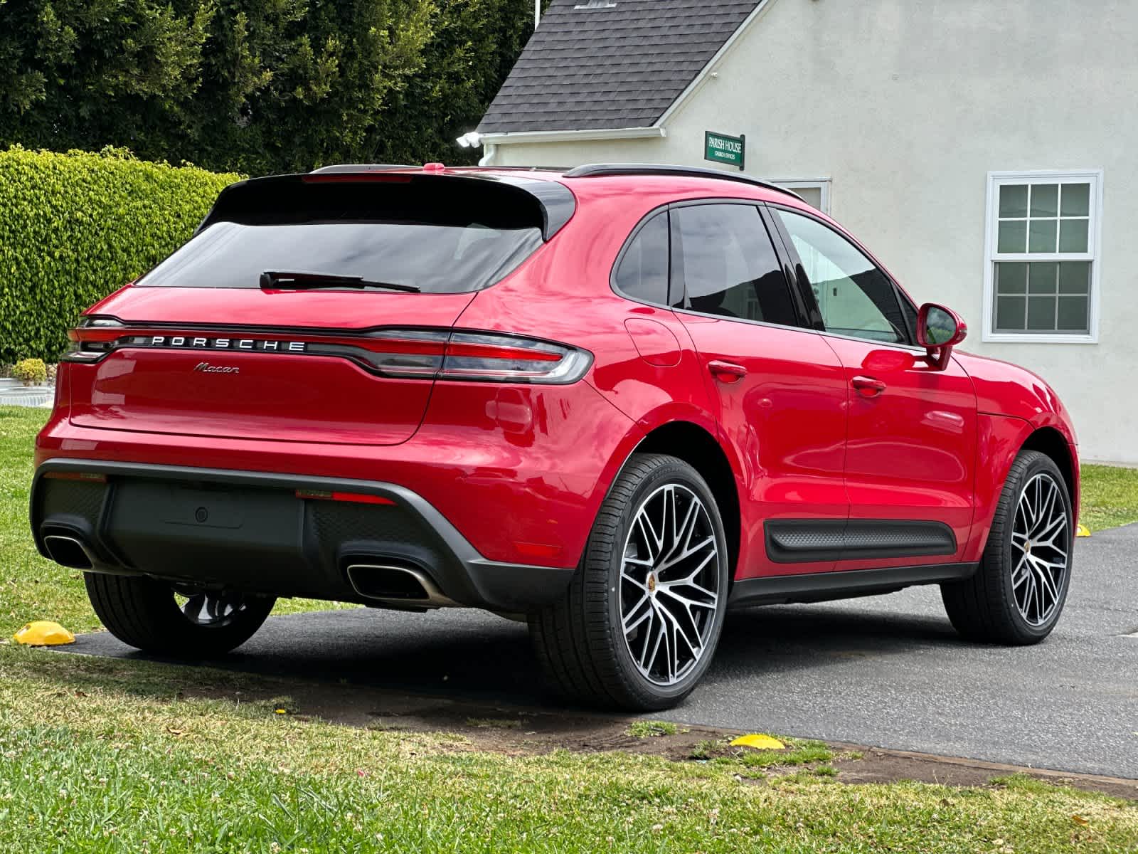 2026 Porsche Macan Base