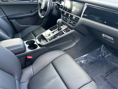 2026 Porsche Macan Macan