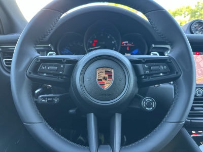 2026 Porsche Macan Macan