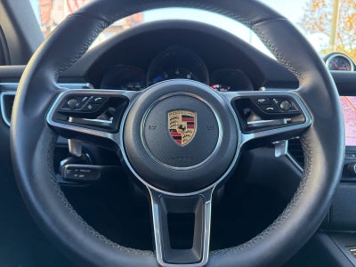 2018 Porsche Macan Macan