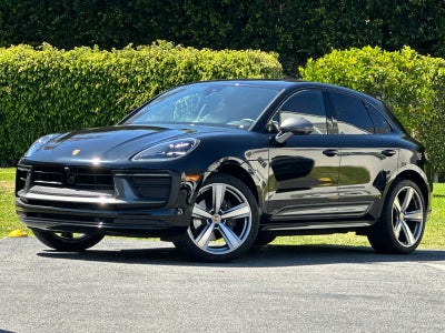 2023 Porsche Macan T