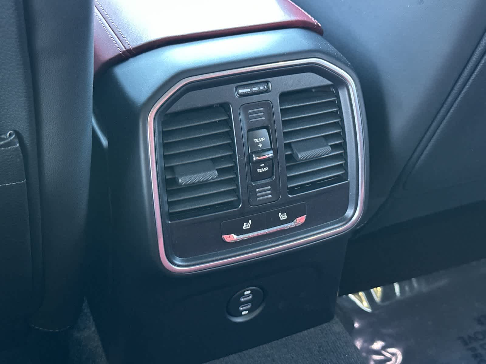 2023 Porsche Macan T