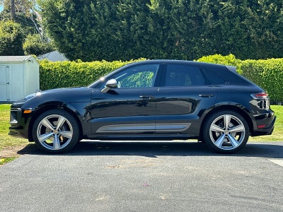 2023 Porsche Macan T