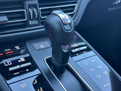 2023 Porsche Macan T