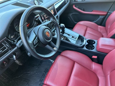 2023 Porsche Macan T