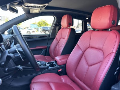 2023 Porsche Macan T