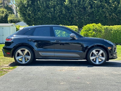2023 Porsche Macan T