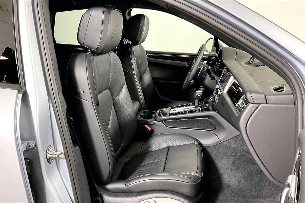 2025 Porsche Macan AWD