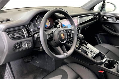 2025 Porsche Macan AWD