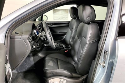 2025 Porsche Macan AWD