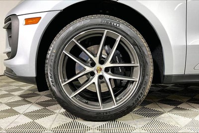 2025 Porsche Macan AWD