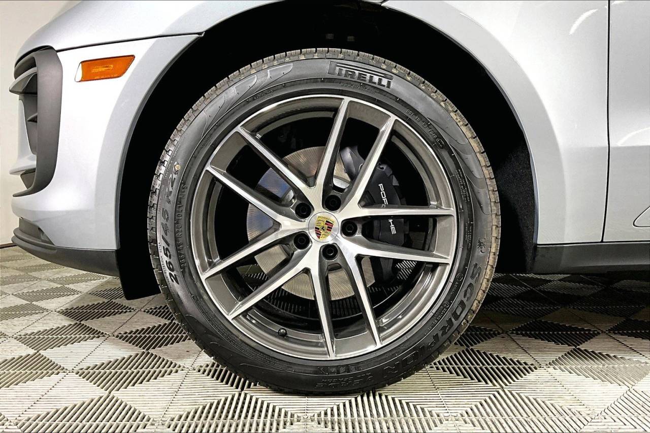 2025 Porsche Macan AWD