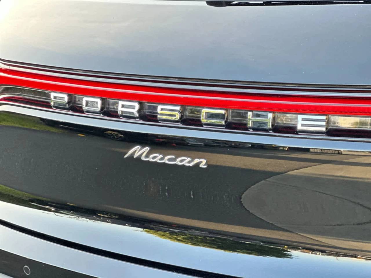 2025 Porsche Macan Base