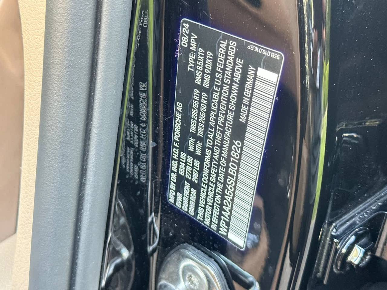 2025 Porsche Macan Base