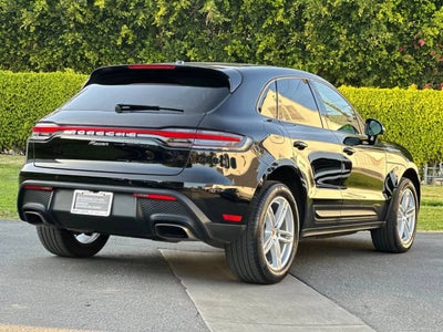 2025 Porsche Macan Base