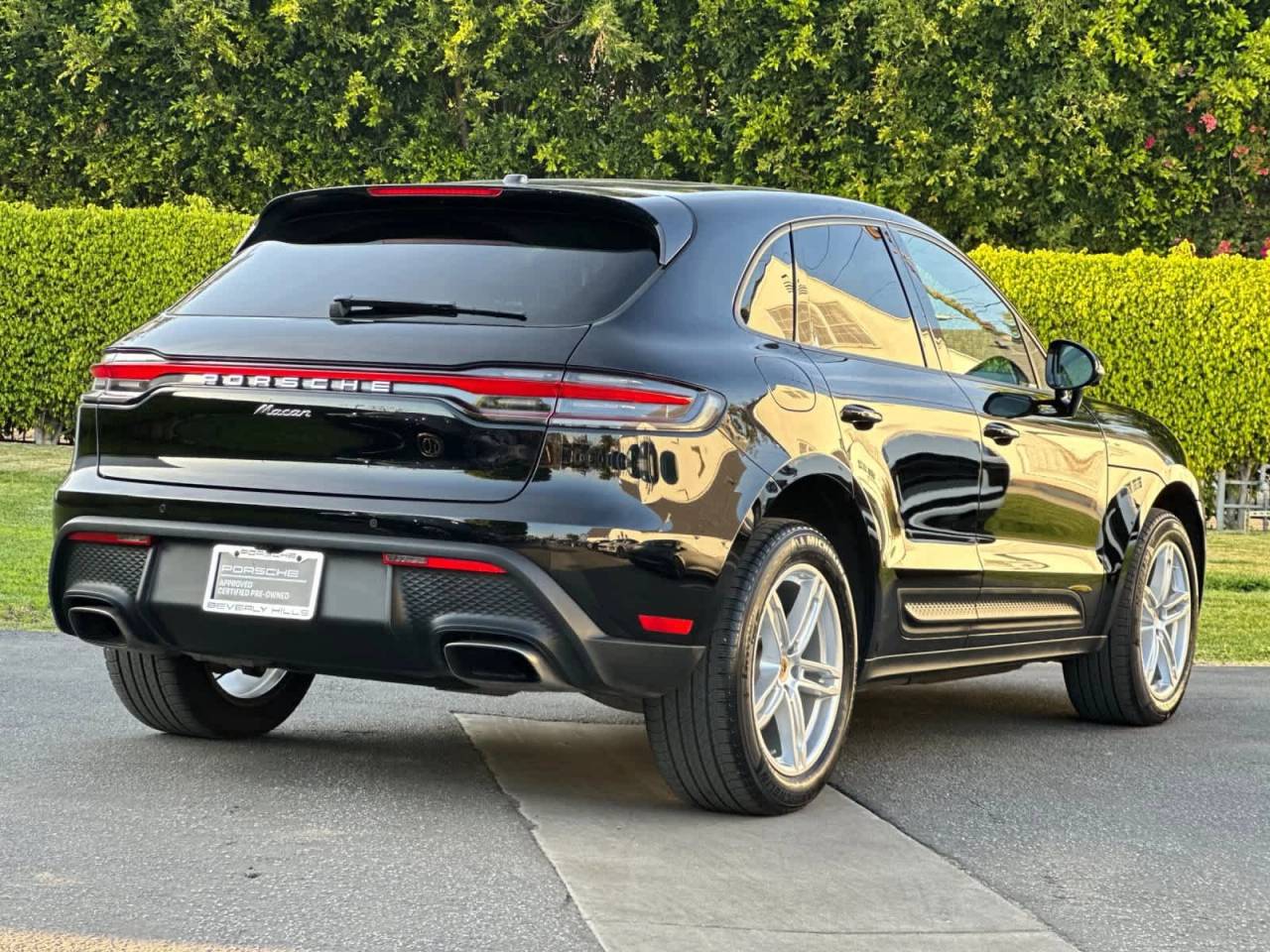2025 Porsche Macan Base