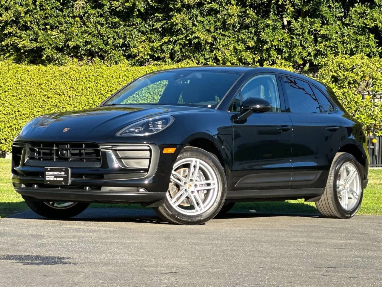 2025 Porsche Macan AWD