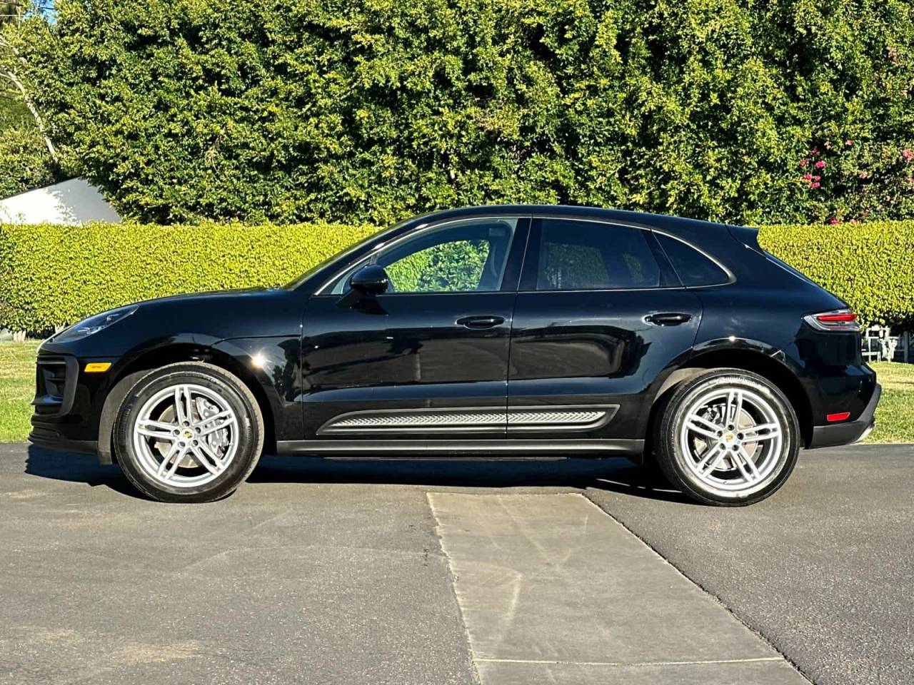 2025 Porsche Macan AWD