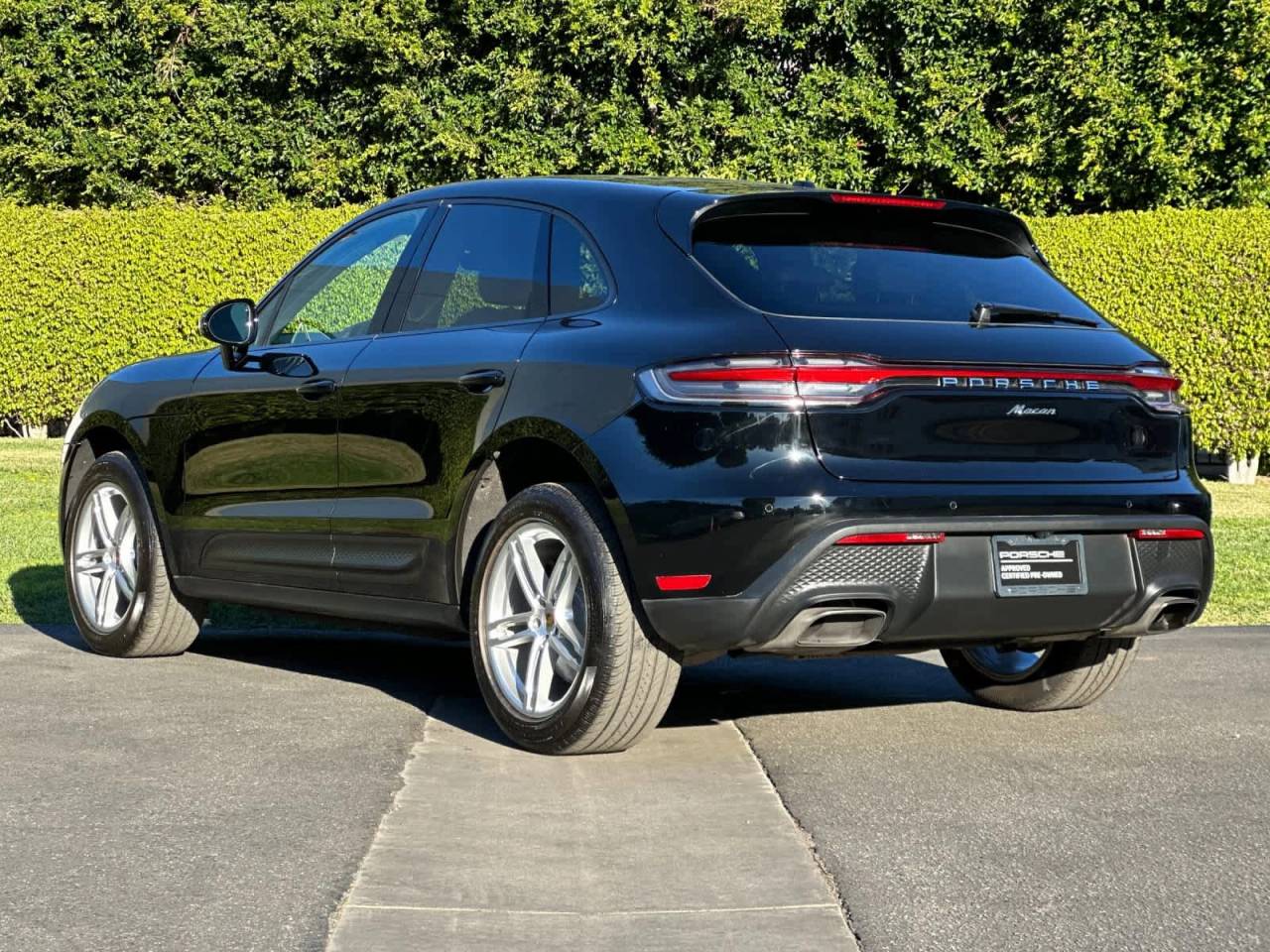 2025 Porsche Macan AWD