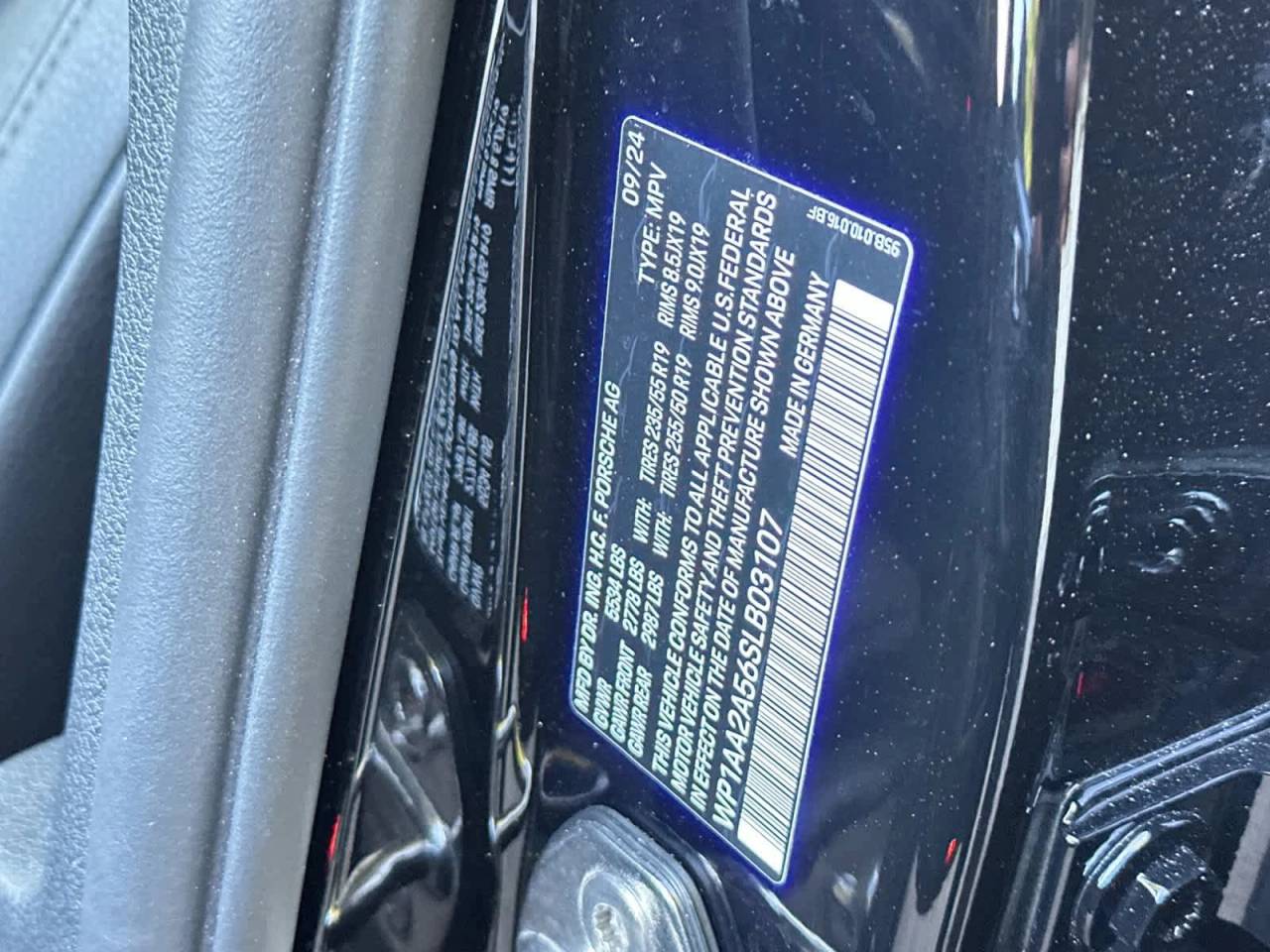 2025 Porsche Macan Base