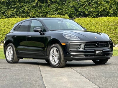 2025 Porsche Macan AWD