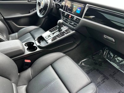2025 Porsche Macan AWD