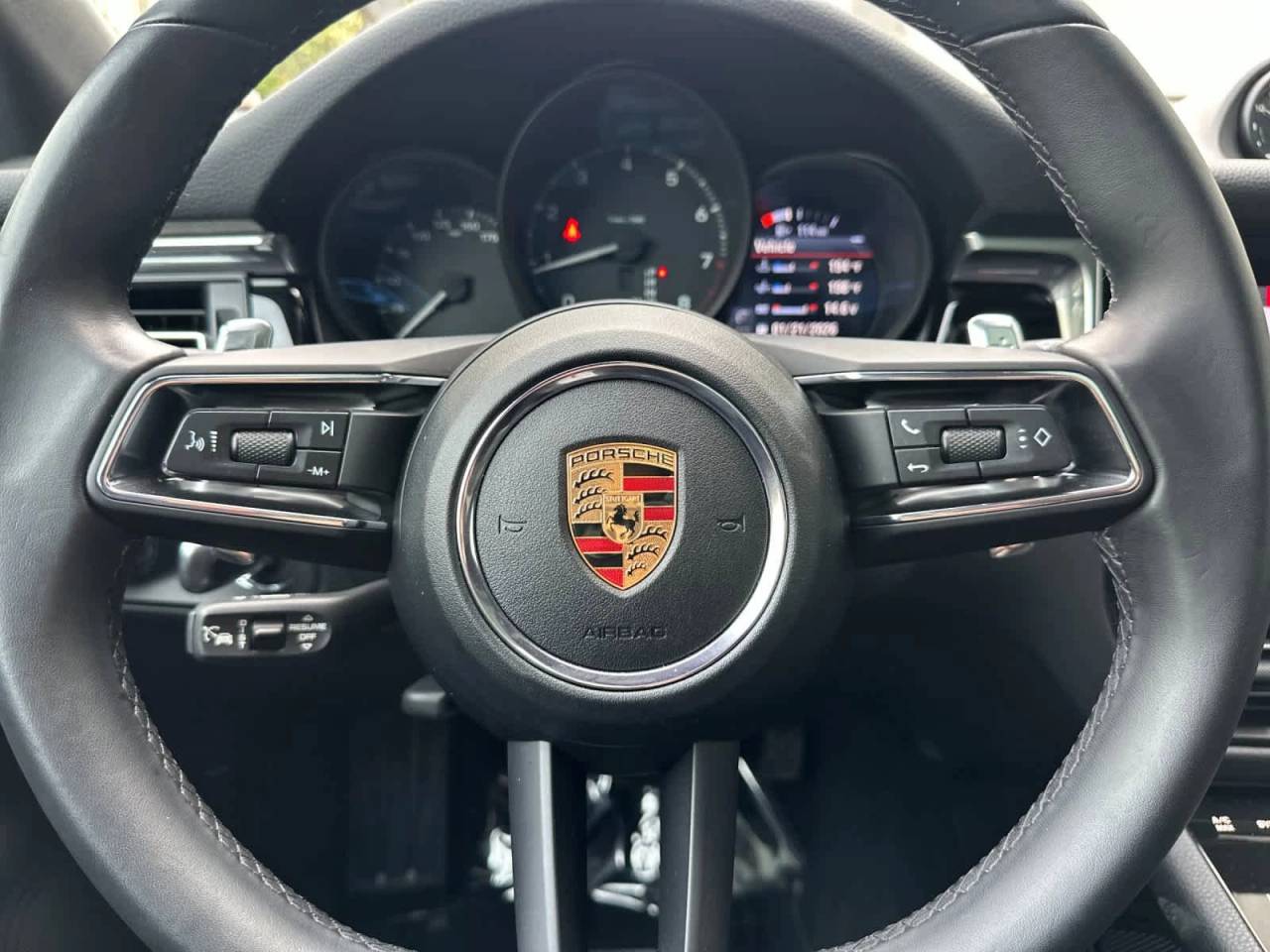 2025 Porsche Macan AWD