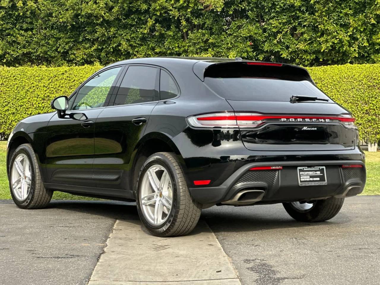 2025 Porsche Macan AWD