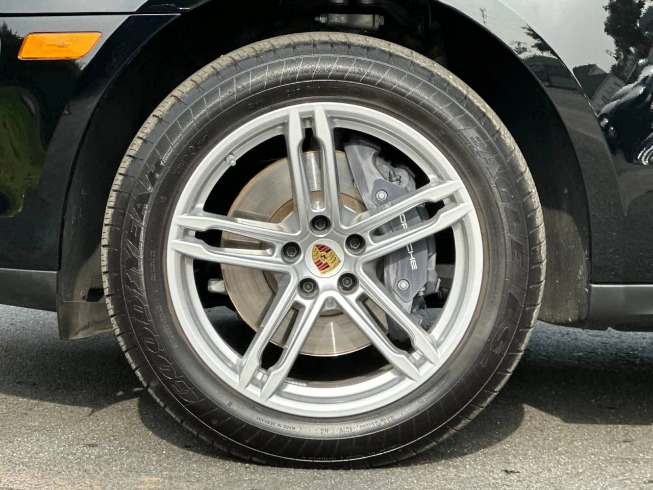 2025 Porsche Macan AWD