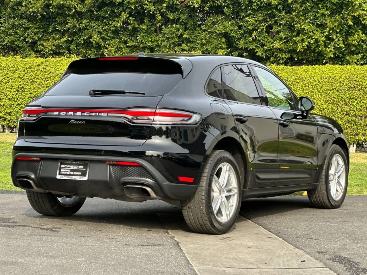 2025 Porsche Macan AWD