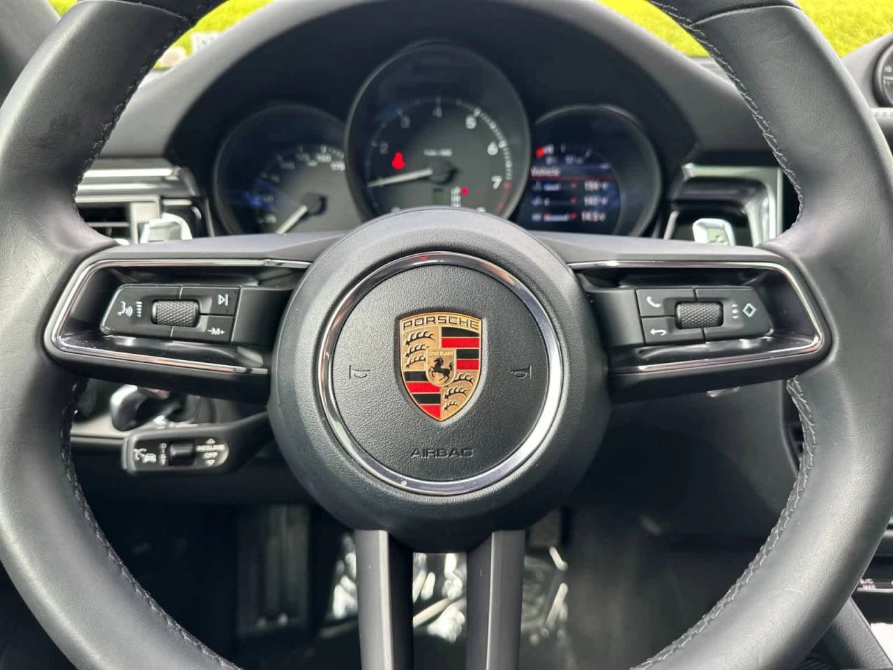 2025 Porsche Macan Base