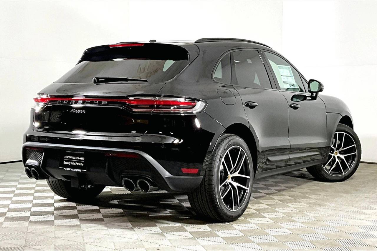 2025 Porsche Macan AWD