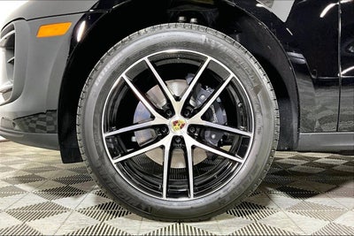 2025 Porsche Macan AWD