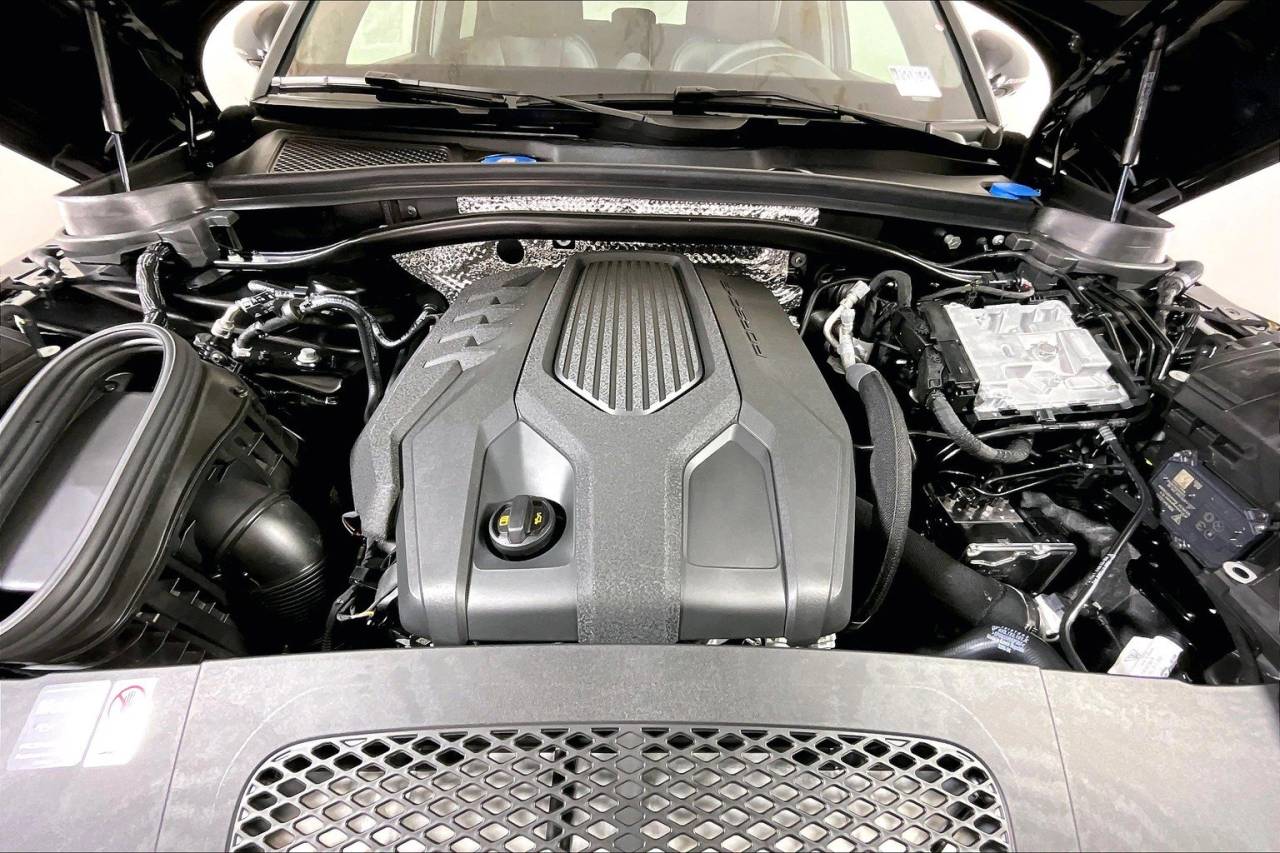 2025 Porsche Macan AWD