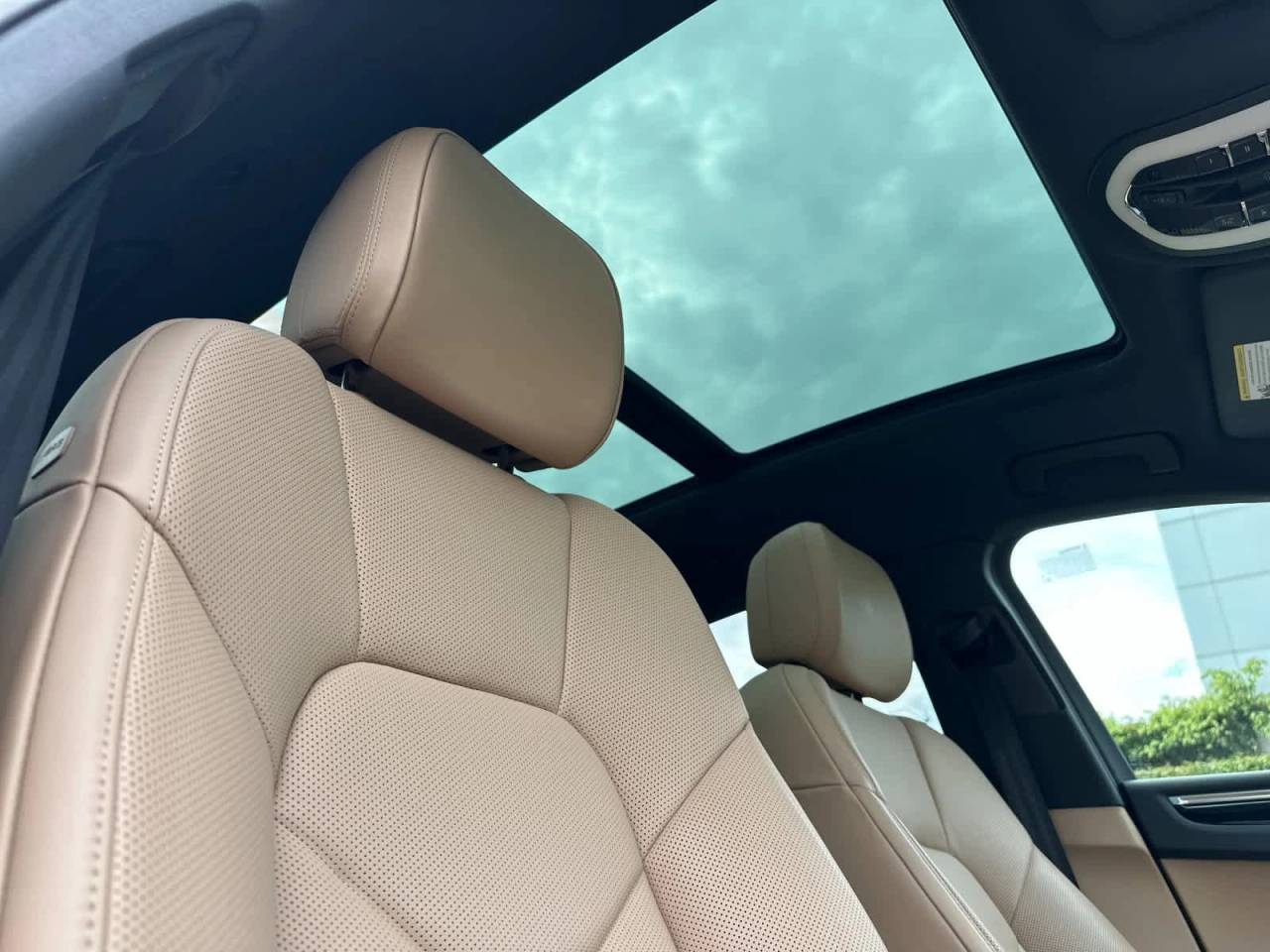 2025 Porsche Macan AWD