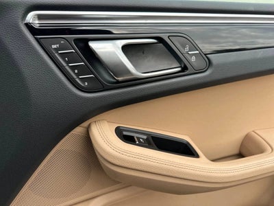 2025 Porsche Macan AWD