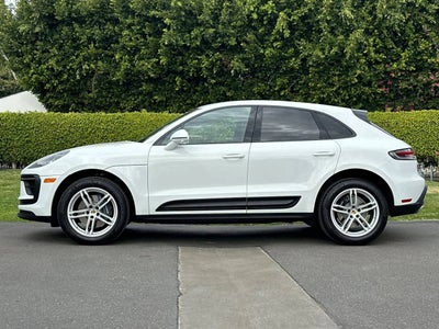 2025 Porsche Macan AWD