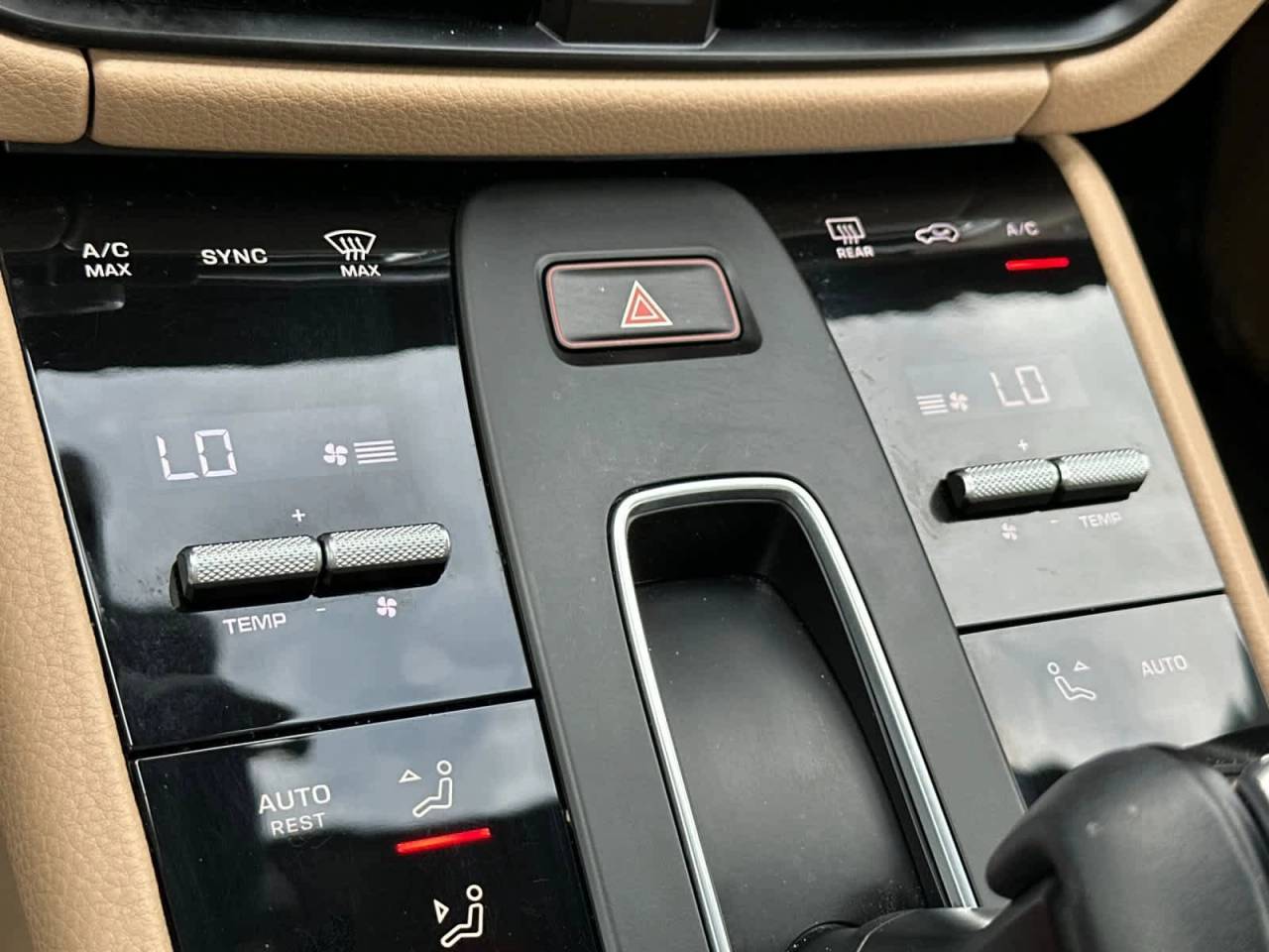 2025 Porsche Macan AWD