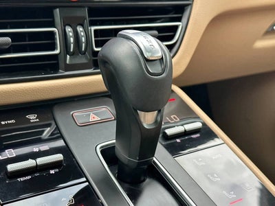 2025 Porsche Macan AWD