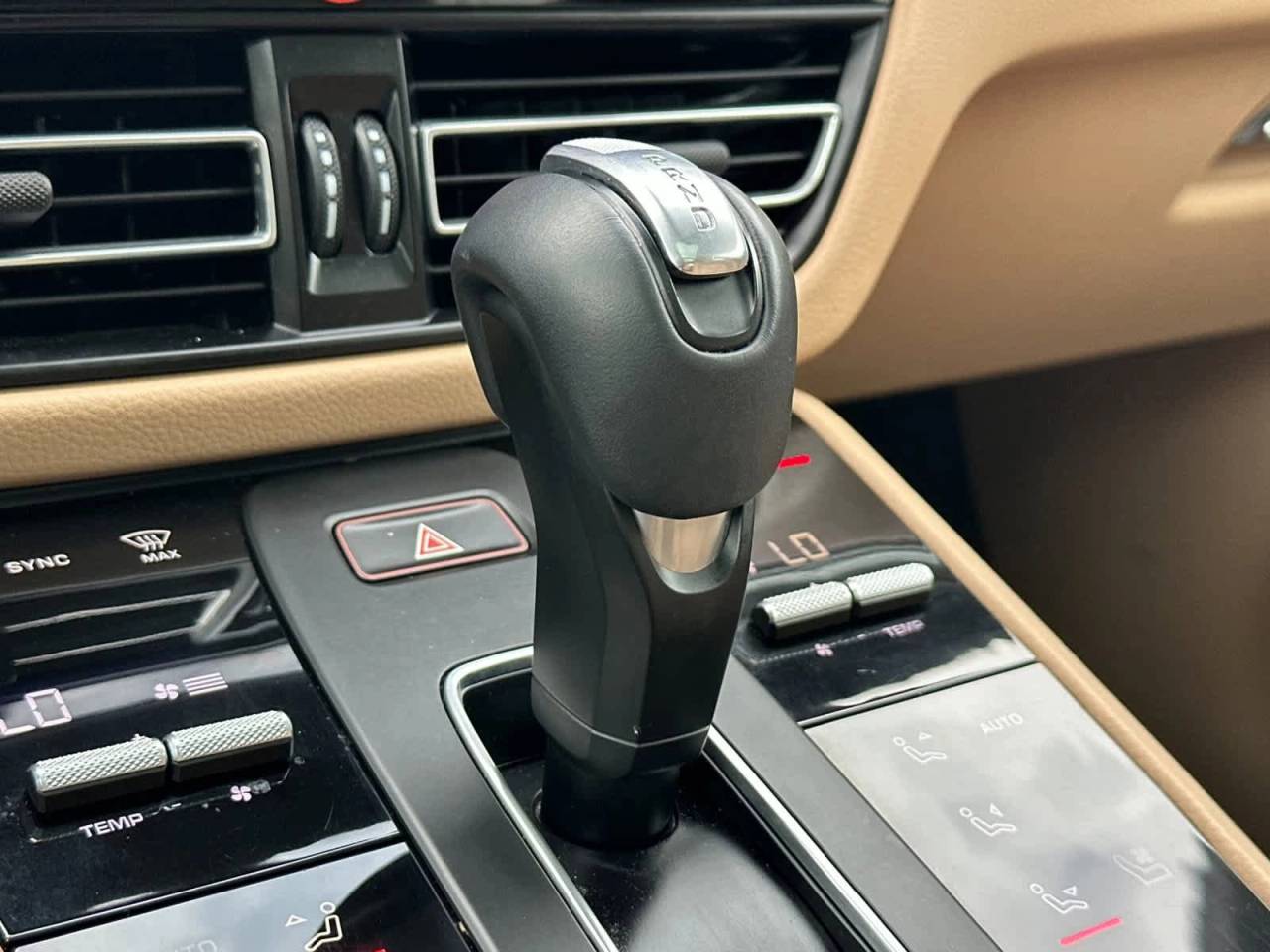 2025 Porsche Macan AWD