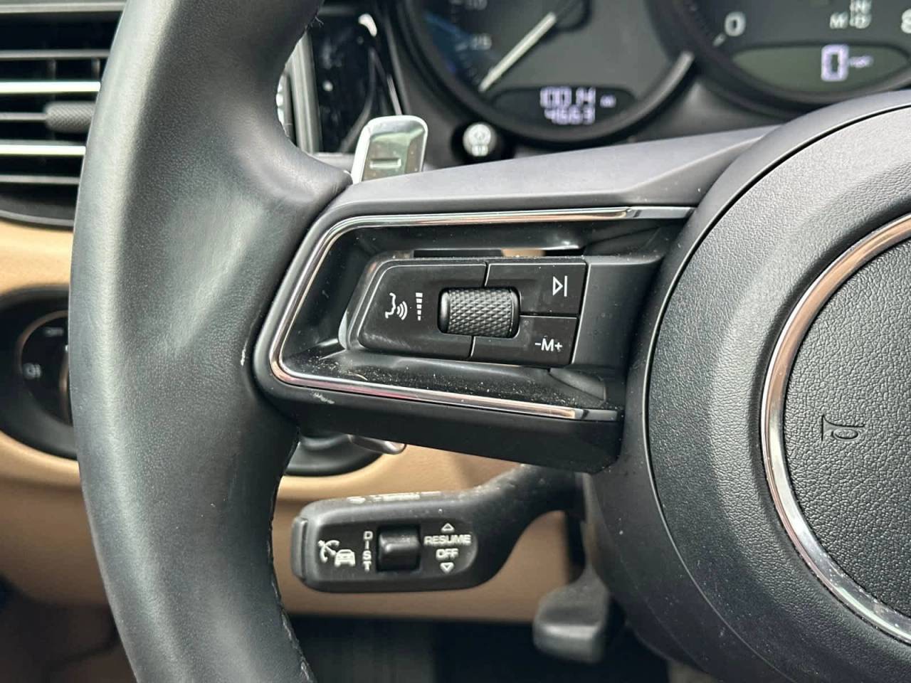 2025 Porsche Macan AWD