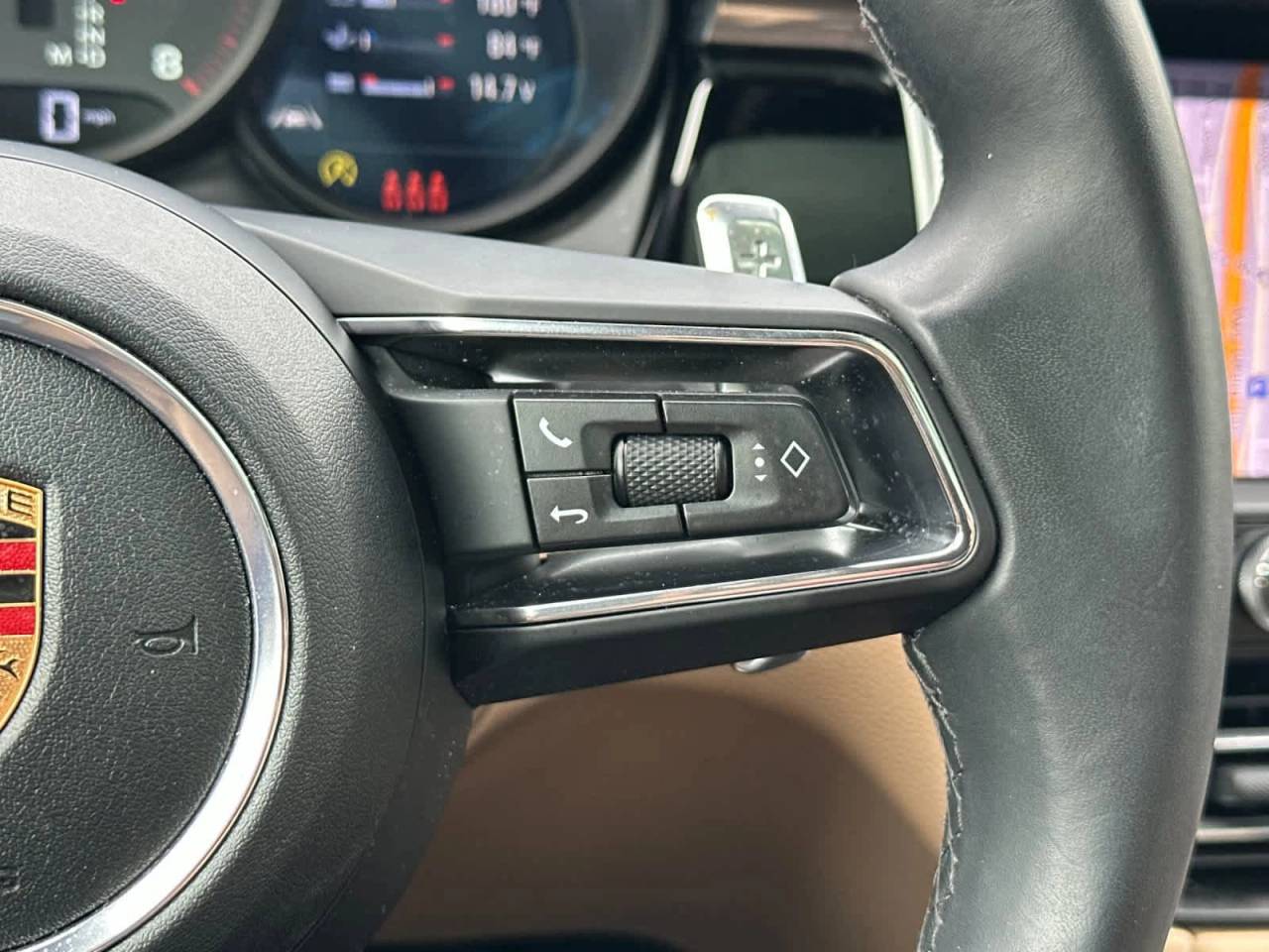 2025 Porsche Macan AWD