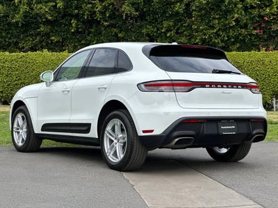 2025 Porsche Macan AWD