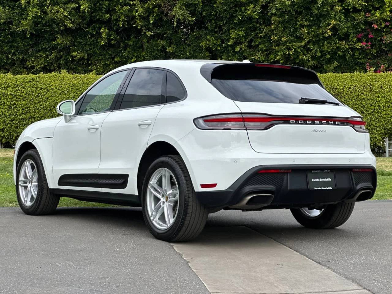 2025 Porsche Macan AWD
