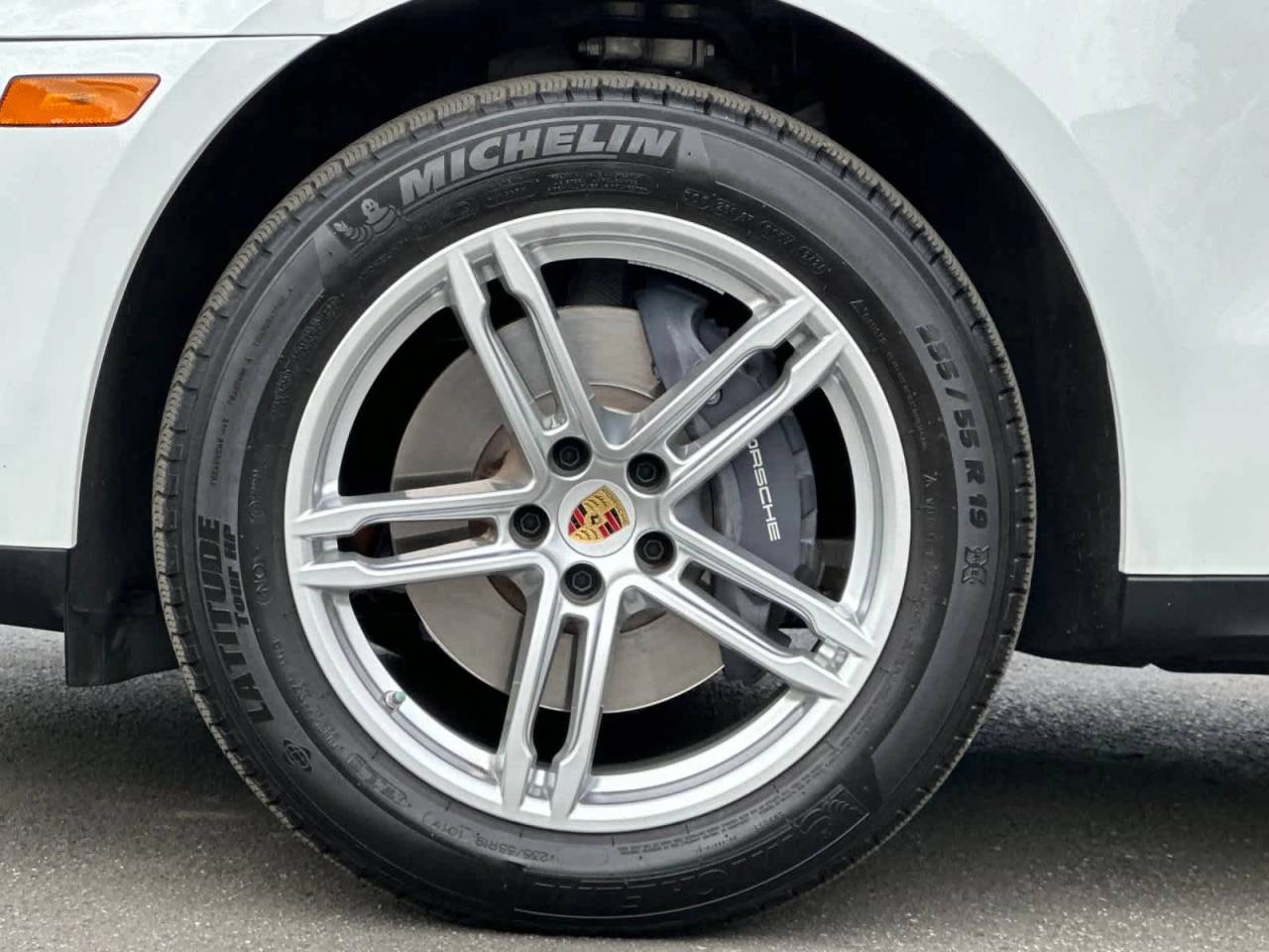 2025 Porsche Macan AWD