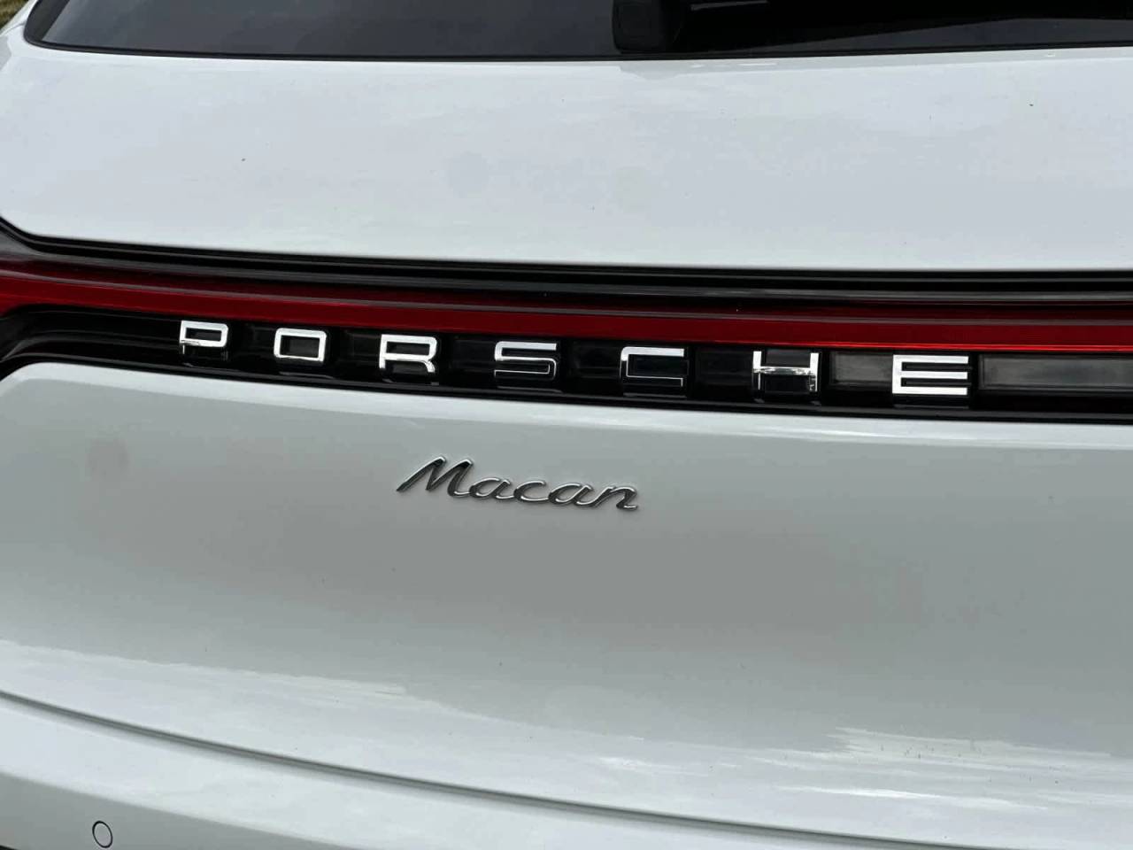 2025 Porsche Macan AWD