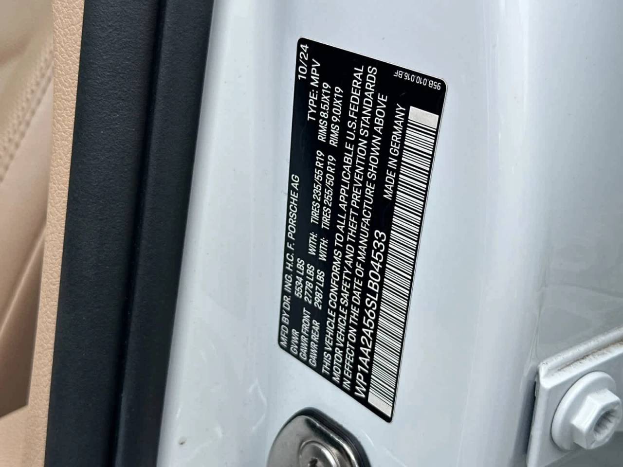 2025 Porsche Macan AWD