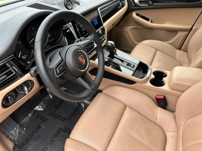 2025 Porsche Macan AWD