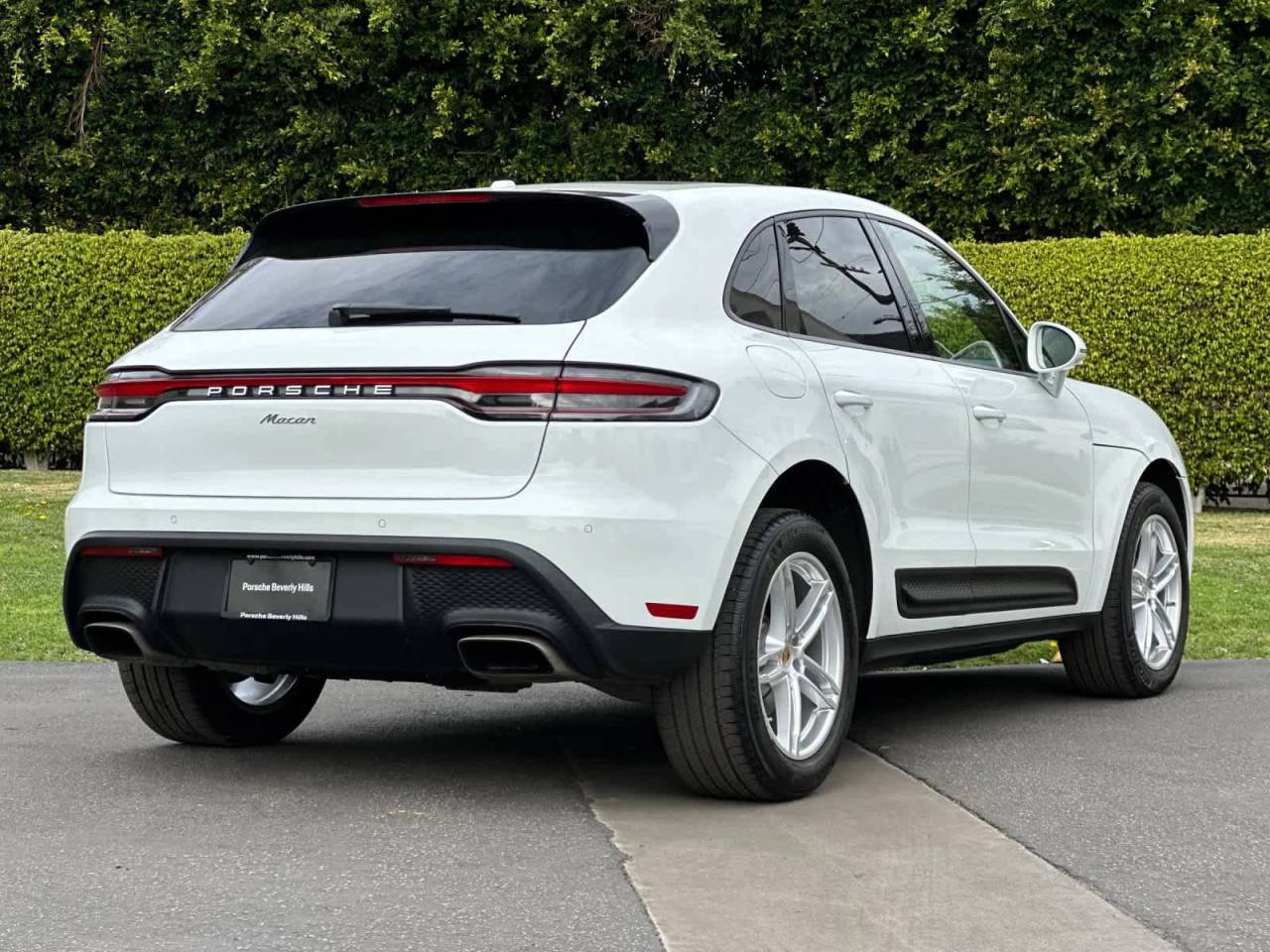 2025 Porsche Macan AWD
