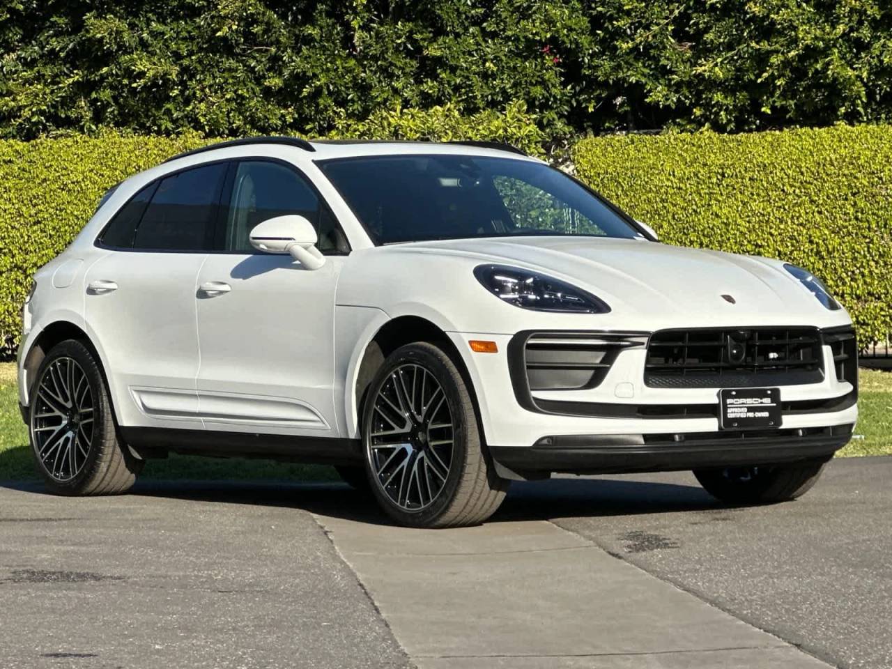 2025 Porsche Macan AWD